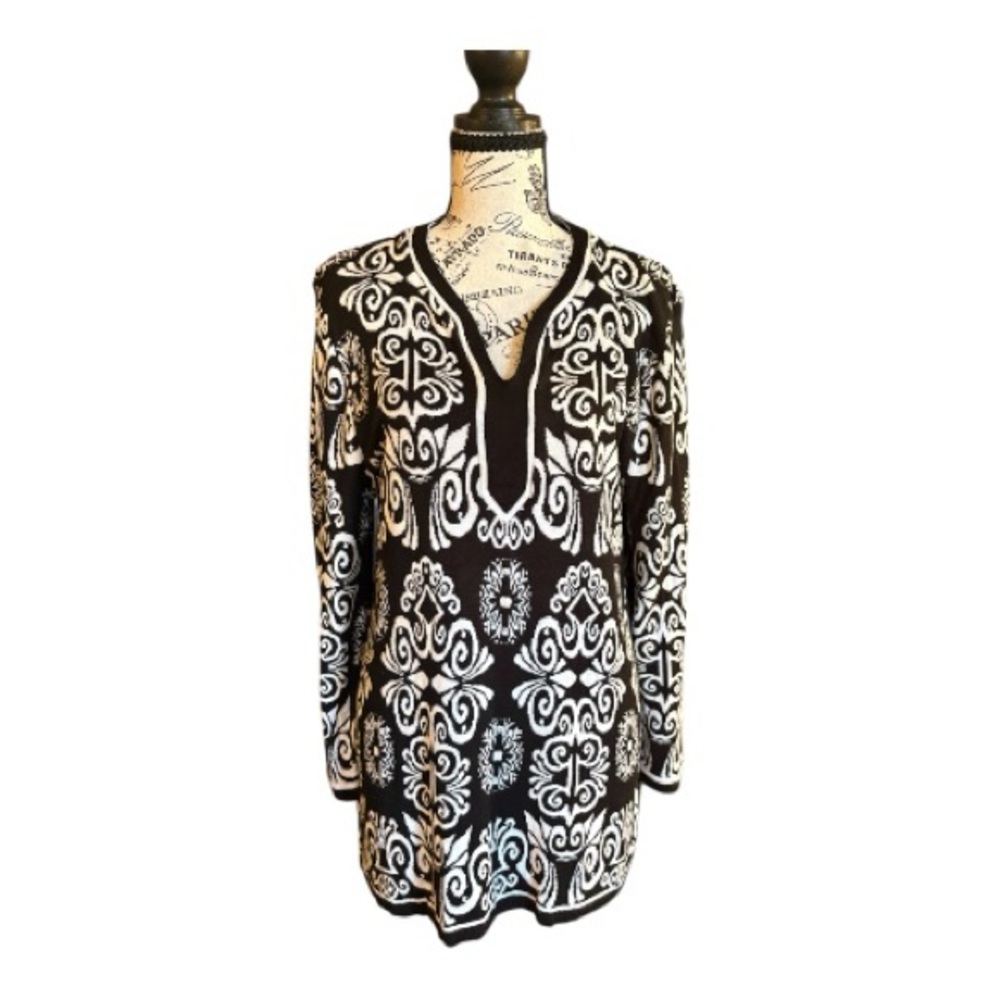 Beautiful JM Collection women’s tunic sweater